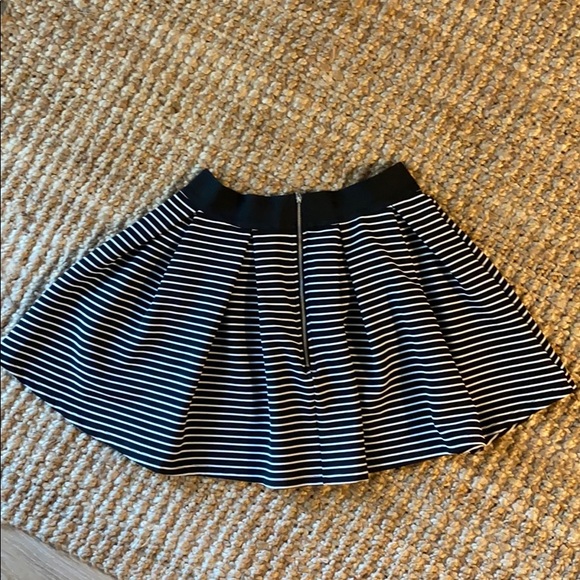 Romeo & Juliet Couture Mini Flare Skirt - Picture 2 of 3